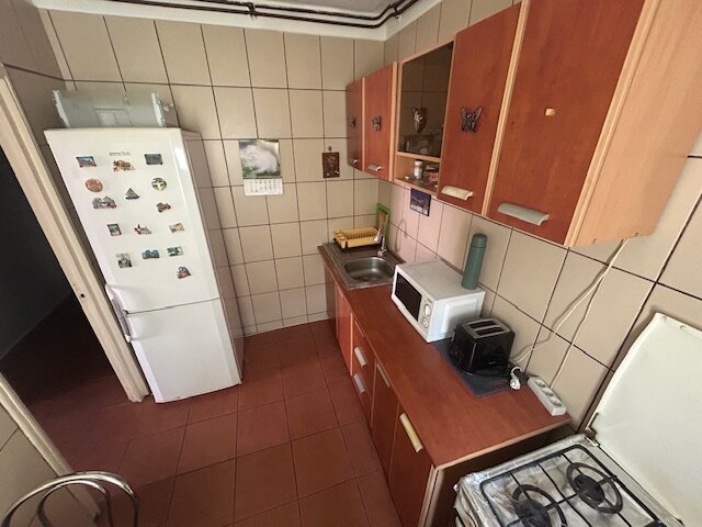 Berceni, Obregia, stradal, bloc reabilitat, ap. 3 camere 8 min. metrou.