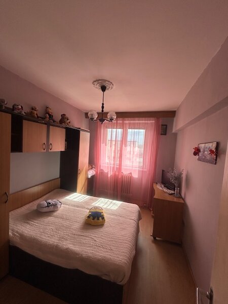 Berceni, Obregia, stradal, bloc reabilitat, ap. 3 camere 8 min. metrou.