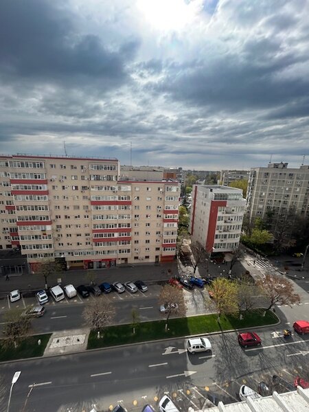 Berceni, Obregia, stradal, bloc reabilitat, ap. 3 camere 8 min. metrou.
